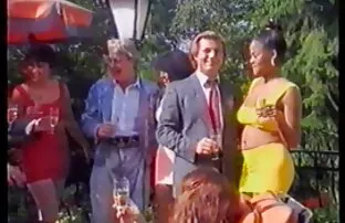 XXX Trưởng thành brunette được cô ấy âm đạo lây lan rộng mở xxx han quat sau đó fucks