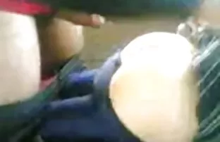 XXX Busty tóc vàng xxx gái đẹp hàn quốc trong kính sử dụng máy rung và mất vòi nước trên đi văng